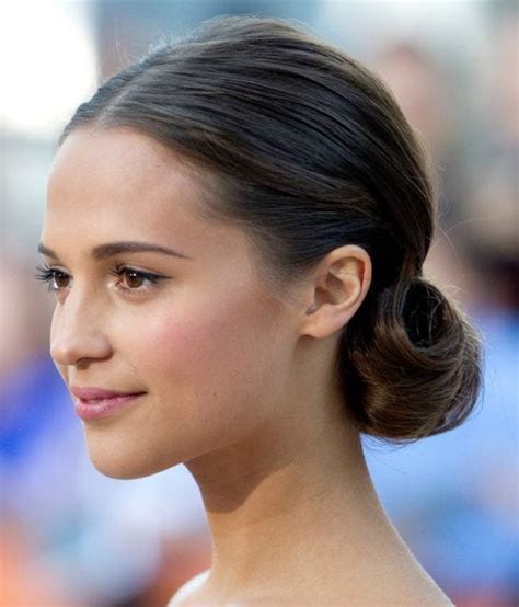 5 Simple Ways To Style Sleek Updo For Any Occasion