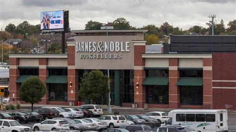 Barnes & noble welcomes borders®, waldenbooks®, brentano's®, and all their customers to discover their next great read at barnes & noble, the nation's largest retail bookseller. In Reversal, Barnes & Noble Executives Say Store Will ...