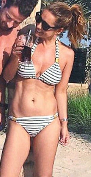 How To Replicate Louise Redknapp S Taut Stomach Daily Mail Online