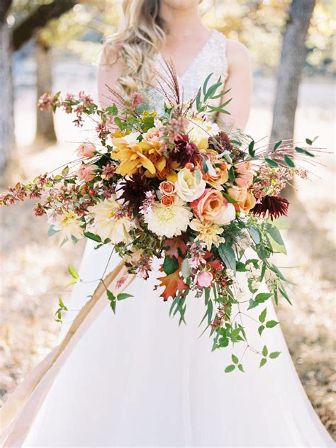 20 Stunning Fall Wedding Flower Bouquets For Autumn Brides