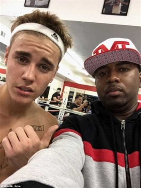 Justin Bieber Tries Boxing With World Champion Floyd Mayweather Daily