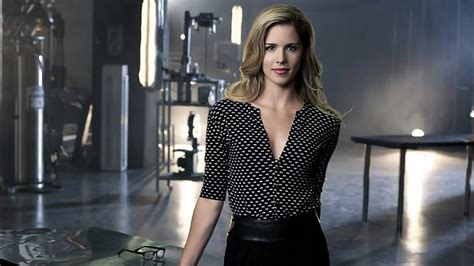 Emily Bett Rickard Felicity Smoak Arrow Live Hd Wallpaper Pxfuel