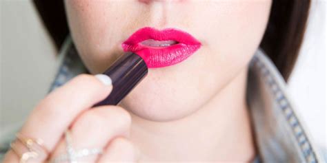 21 Lipstick Hacks Every Woman Needs To Know Lipstick Hacks Lipstick