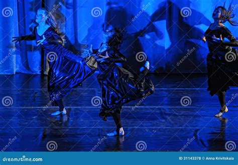 Modern Dance Performance Editorial Stock Photo Image Of Culture 31143378