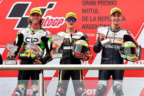 There are 22 levels, each of which poses a new challenge and provides the opportunity to perform wild stunts on your dirt bike. Masia wint spectaculaire en hectische Moto3 race in Argentinië