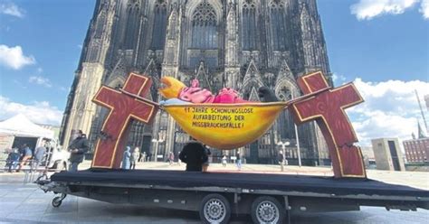 İlk orucun ne zaman tutulacağı ilk sahura ne zaman kalkılacağı. Katedral önünde taciz protestosu - Avrupa Haberleri