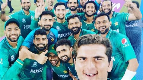 पाकिस्तान के 21 साल के खिलाड़ी के सामने टीम इंडिया के सितारों ने टेके घुटने जानिए कौन हैं