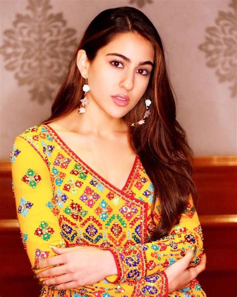 Sara ali khan joined akshay kumar to mark the wrap of atrangi re. Loveaajkal actress sara ali khan new photoshoot 3913325 ...