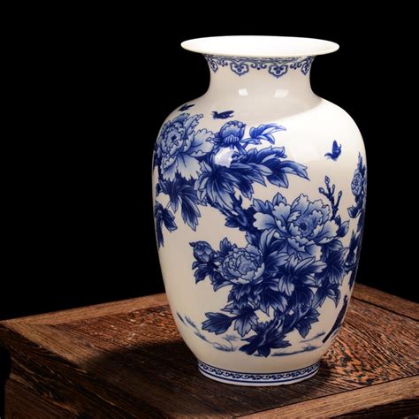 Jingdezhen Blue And White Porcelain Vases Fine Bone China Vase Peony