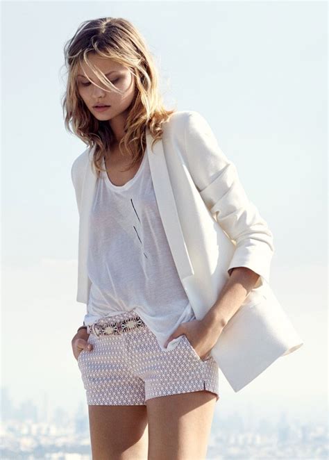 Patterned Shorts White Blazer Spring Style Mode Casual Casual Chic