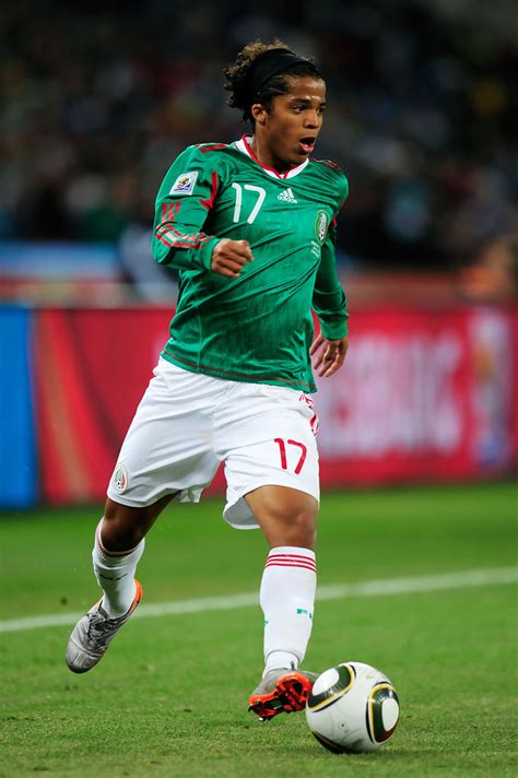 Borré играет с 2021 в айнтрахт франкфурт (франк.). Giovani Dos Santos - Giovani Dos Santos Photos - Argentina v Mexico: 2010 FIFA World Cup - Round ...