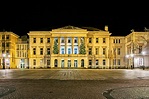 Krefeld Rathaus Foto & Bild | nacht, langzeitbelichtung, architektur ...