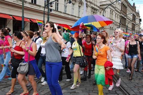 Die prague pride, die diese woche stattfindet, widmet sich dem thema familie. Prague Pride festival silences detractors, promises ...