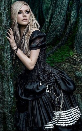 Goth Alice In Wonderland Love It All The White Rabbit The Queen Of