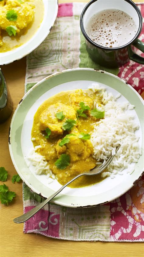 Includes hotel, restaurant, fish thali, plate, price. Goan fish curry | Recipe in 2020 | Curry recipes, Fish ...
