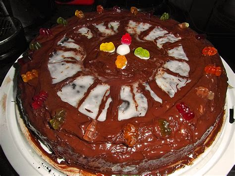 April 26, 2020 rokoko nuss torte rezept sylvester in 2019 kuchen rezept nusse selber rosten die leckere und gesunde variante swr rezepte swr de. Nuss-Nougat-Kuchen von Nessa83 | Chefkoch.de