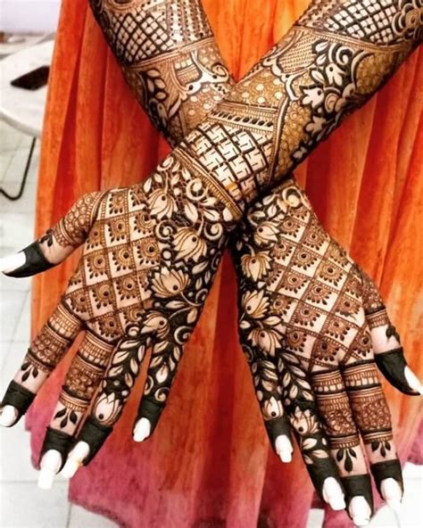 31 Dainty Engagement Mehndi Designs For Bride
