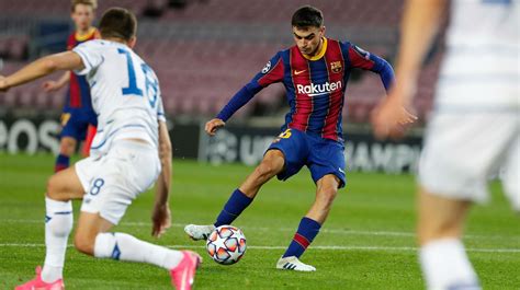 He is currently 18 years old and plays as a central midfielder for fc barcelona in spain. Pedri becomes the fifth youngest goalscorer in Barca Liga ...