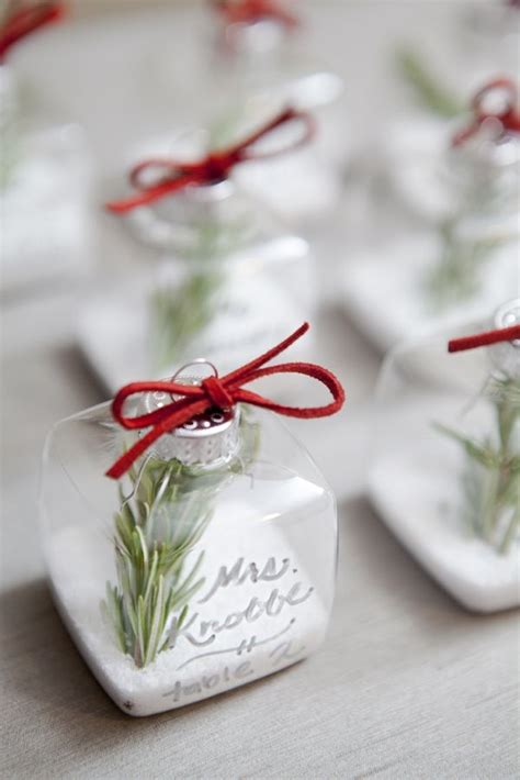 17 Lovely And Budget Friendly Diy Christmas Place Cards