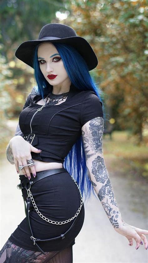 Heavy Metal Girl Gothic Girls Dark Gothic Goth Beauty Dark Beauty Looks Rock Gothic