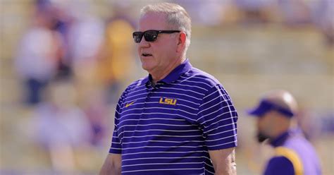 Lsu Football Coach Brian Kelly Spotted At Pivotal Game Of College World Series Finals Vs