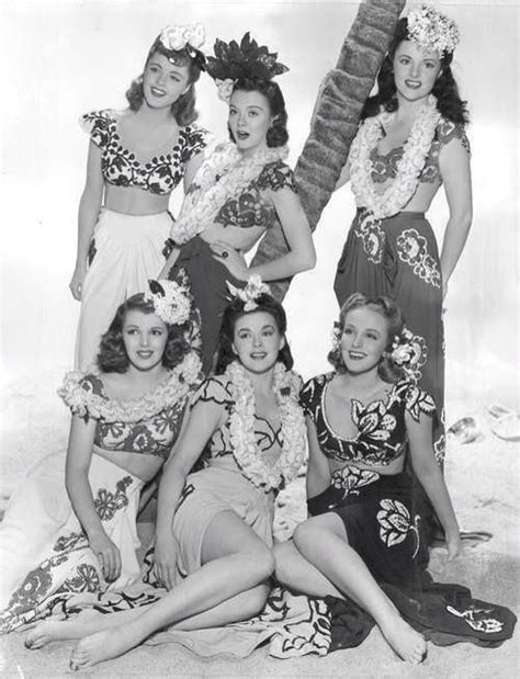 40s Hawaiian Pinup Girls Womens Vintage Summer Fashion Photography