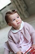 La princesa Carlota de Cambridge jugando en el palacio real - Foto en ...