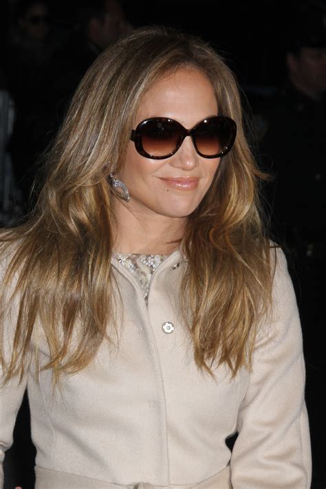 Jennifer Lopez Put Her Sunglasses On Casper Smart Keeps Jennifer
