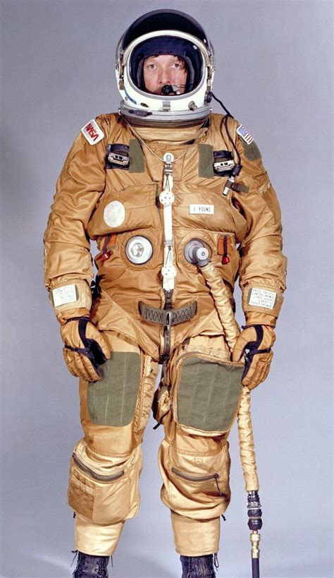 A Photographic History Of Us Spacesuits Space Suit Nasa Clothes