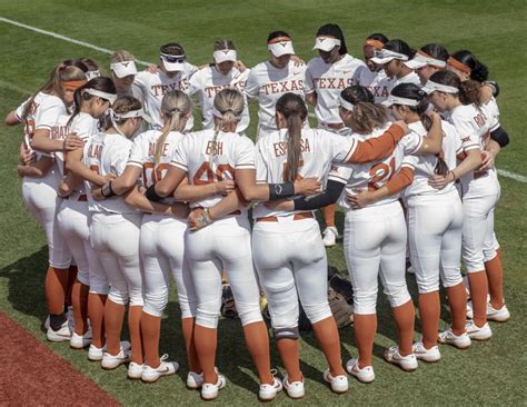 Photo Gallery Texas Softball Tops Ole Miss 3 2 By