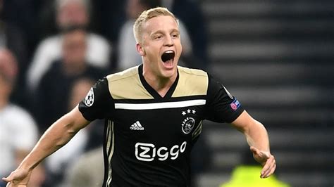 Van de beek's capture is further evidence of ole gunnar solskjær's and his board's ability to identify and sign leading international performers of the right age and mentality, even if few thought united's midfield was the area most in need of strengthening. How Ajax star Donny van de Beek overcame Appie Nouri ...