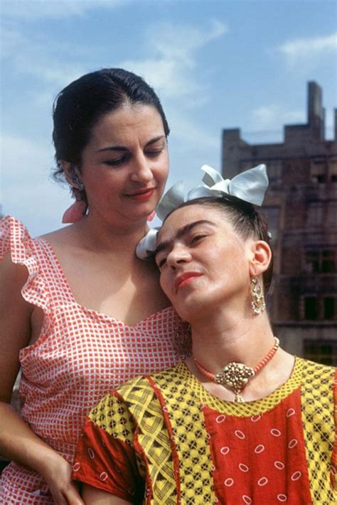 Many of her paintings merge depictions of the cosmos, the earth, and the body with … 16 Gorgeous Color Photographs of Frida Kahlo Taken by ...