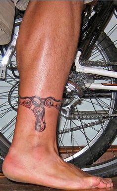 A typical chain link is compromised of an inner plate, outer plate, pin, bushing and roller. bicycle tattoo ideas | Fiets tatoeage, Fiets tattoeage ...
