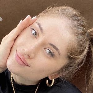 Dasha Dzhakeli Tiktok Star Age Birthday Bio Facts Family Net