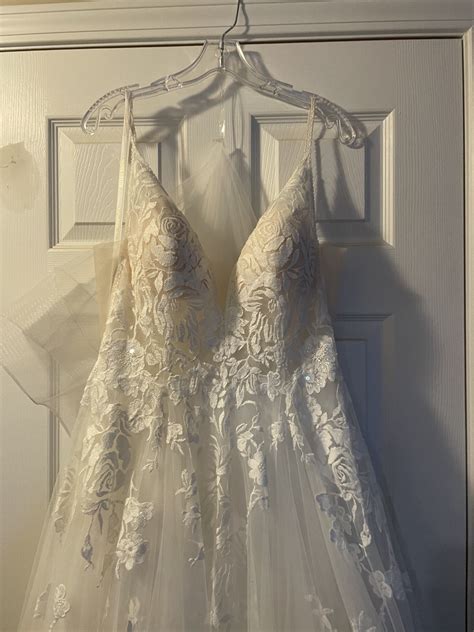 Allure Bridals 9802 Sample Wedding Dress Save 68 Stillwhite