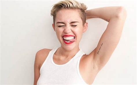 Miley Cyrus Posa Completamente Desnuda Para Portada De Libro Tribuna