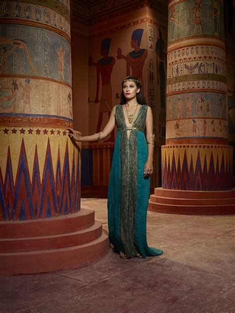 Pin By Lauren S On Costumes And Period Dramas Egyptian Fashion Egypt