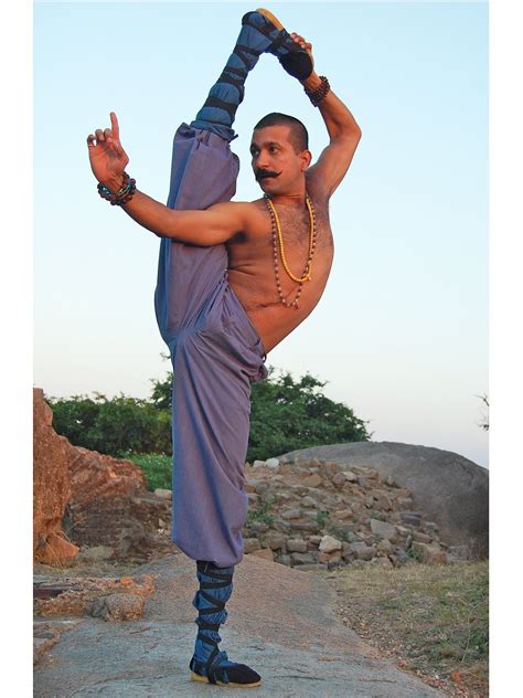 Study traditional shaolin kung fu next to original shaolin temple monastery in china with monks. kung fu masters | ... kung fu shaolin indian master best ...