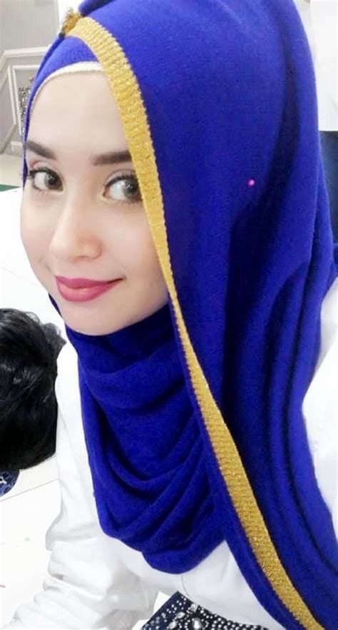 Pin By Sahenshah On Hijabist Beautiful Hijab Hijab Fashion Fashion