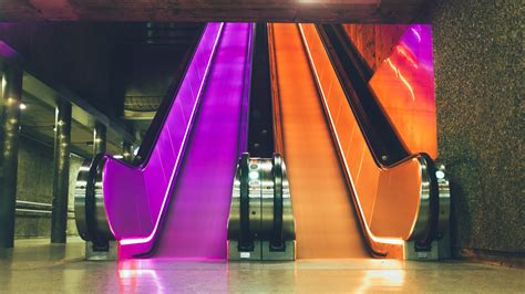 무료 이미지 빛 계단 에스컬레이터 지하철 빨간 색깔 네온 인테리어 디자인 등 단계 모양 오슬로 4315x2427 745772 무료 이미지