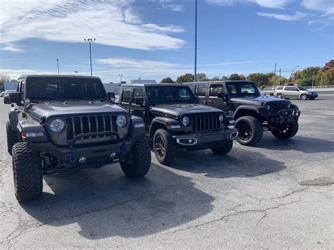 Jeeps Parking Next To Jeeps | Page 93 | Jeep Gladiator (JT) News, Forum