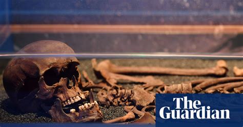 Mystery Over Male Black Death Victims Found Buried Hand In Hand Uk