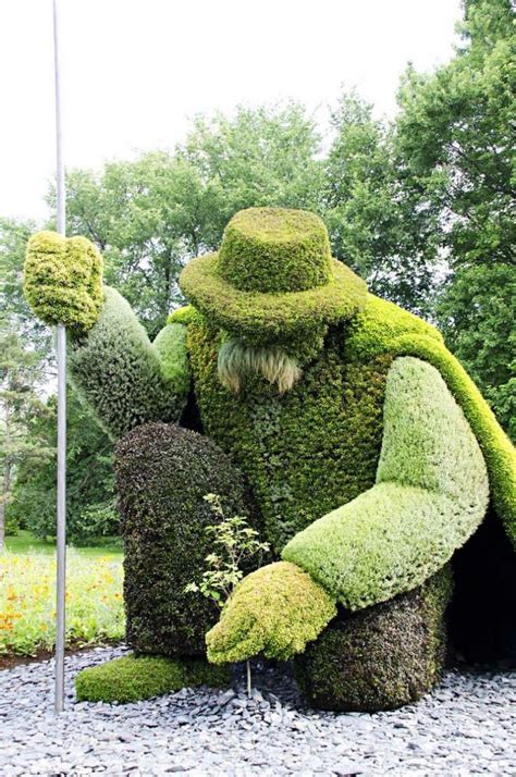 Top 20 Sculptural Topiaries 1001 Gardens Topiary Garden Garden Art