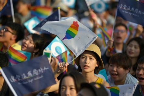 Taiwan Voters Reject Legalizing Same Sex Marriage In Referendum Huffpost