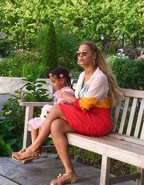20 Top Searched Stylish Celebrity Moms And Their Daughters