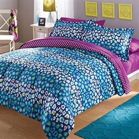 Unique color patterns of cheetah print bedding are popular for kids and adults. Your Zone Seer Suckered Multi-color Cheetah Bedding ...
