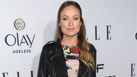 olivia wilde shames nyc subway riders for not giving up their seats