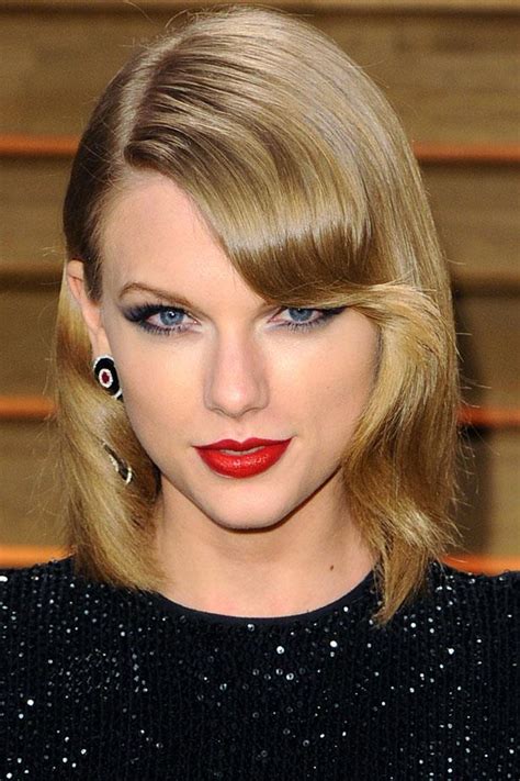 Taylor Swifts Top Red Lip Moments Elle Australia