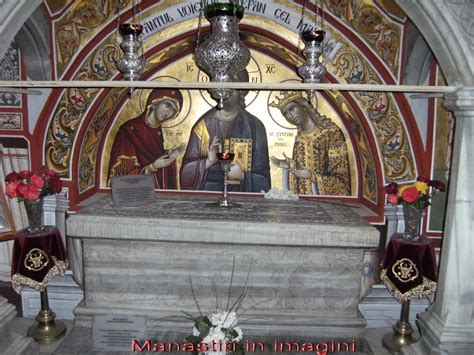 Astăzi, 2 iulie 2021, la mănăstirea putna va avea loc slujba de . Mănăstiri în imagini: Manastirea Putna cu hramul Adormirea ...