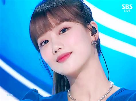 20초간 생명력 회복량 대폭 증가. 에이프릴 이나은 인기가요 MC 스페셜 무대 > 갤러리 | 키노 ...
